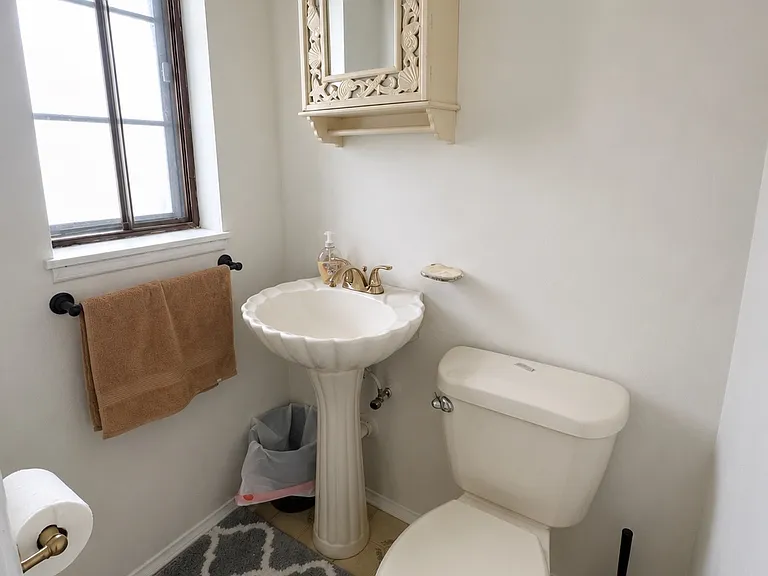 Ruth Dr — Photo 10