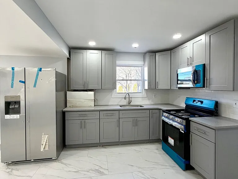 114 Sprague Ave — Photo 6
