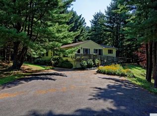 1884 Dover Ln, Castleton, NY 12033