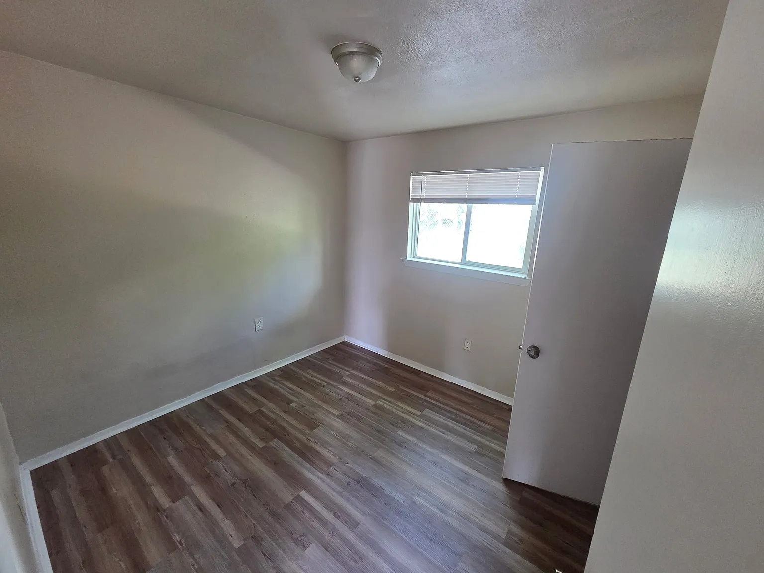 2 bed, 710 sqft, $1,400 — Photo 2