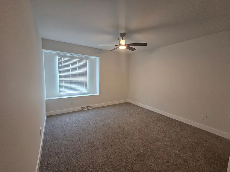 2301 Grant Ln — Photo 63