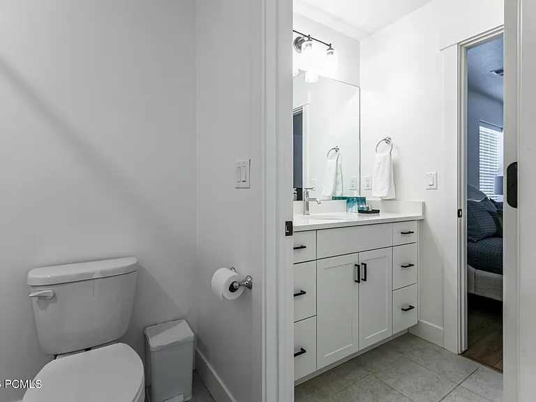 6885 Woods Rose Dr — Photo 25