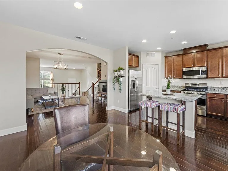 353 Esfahan Ct — Photo 25