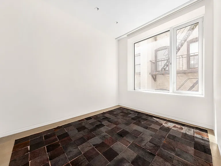 350 W Broadway #4R — Photo 15