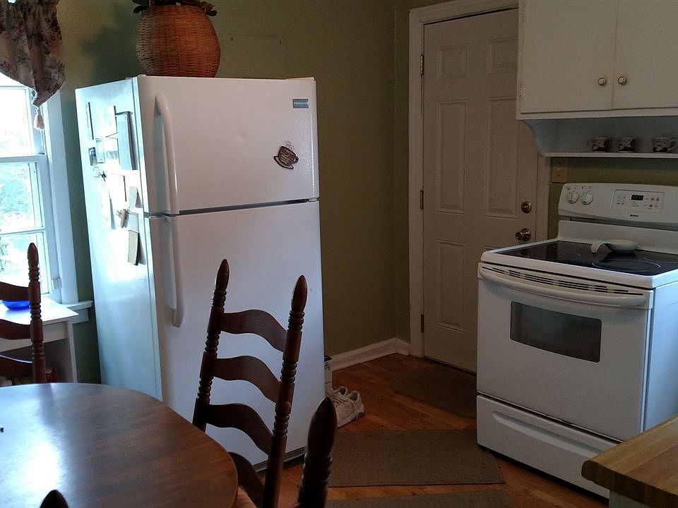 2nd image of 7060 Moseley Rd