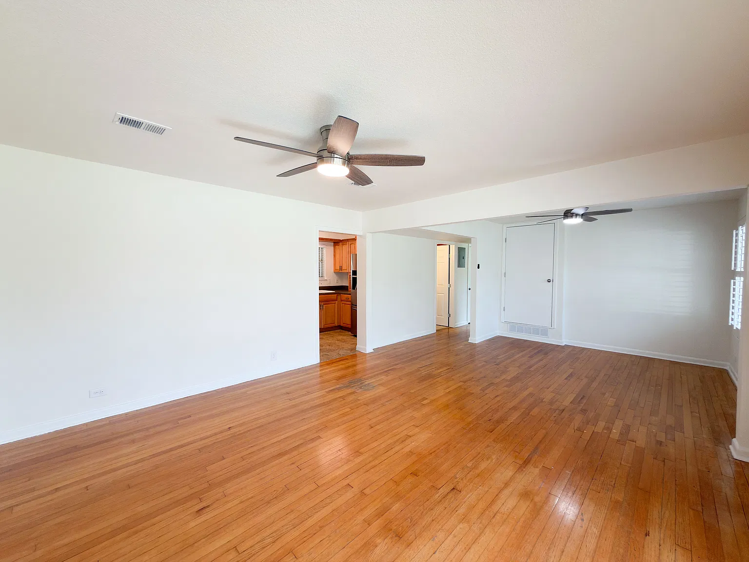 3 bed, 2106 sqft, $2,450 — Photo 4