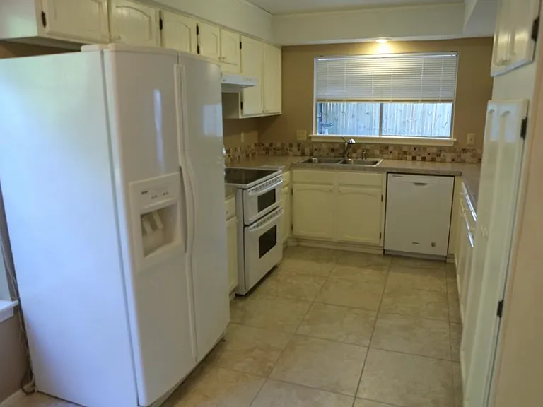 2126 River Village Dr — Photo 7