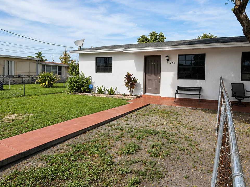 525 SW 78th Ct