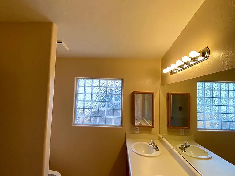 3041 E Loretta Dr — Photo 17