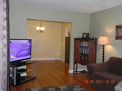 3rd image of 3405 Lockwood Cir