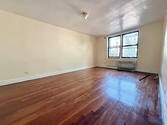 Living room, photo 1
