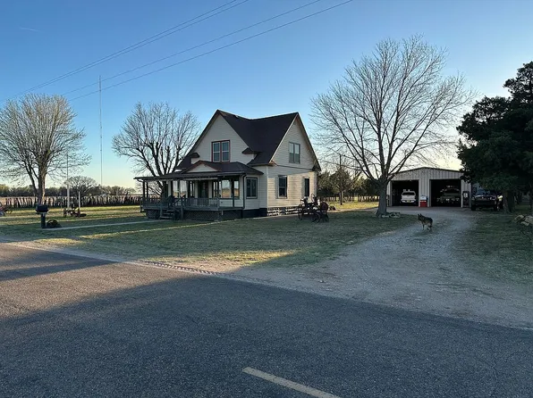 27 Pioneer St, Alden, KS 67512