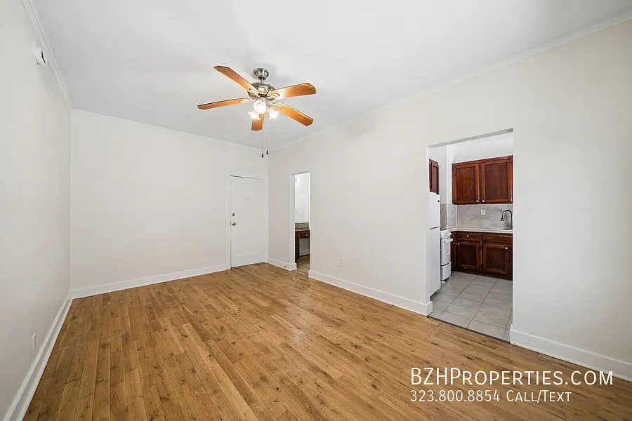 1267 Vin Scully Ave Property — Photo 3
