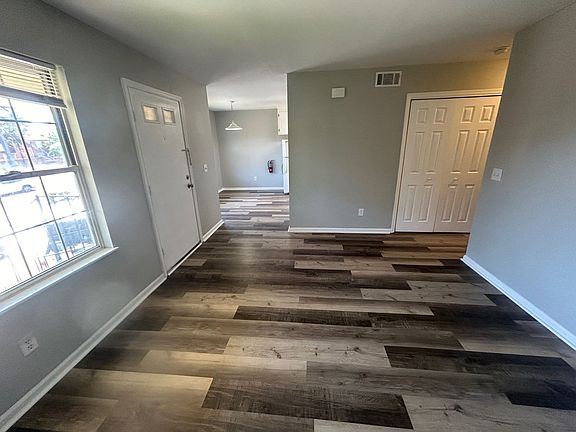 3rd image of 925 Glenn St APT 6