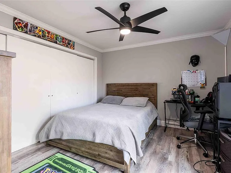 15307 W Pond Woods Dr #301 — Photo 26