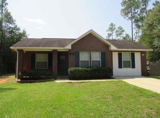 5625 Eagle Dr, Milton, FL 32570