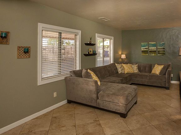 3rd image of 1352 Hedionda Ave