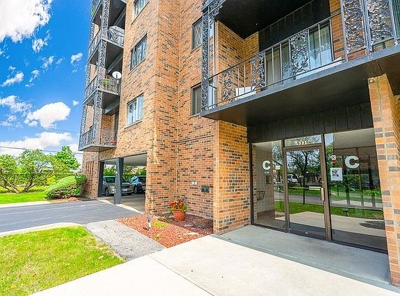 3rd image of 9335 Landings Ln Unit 202