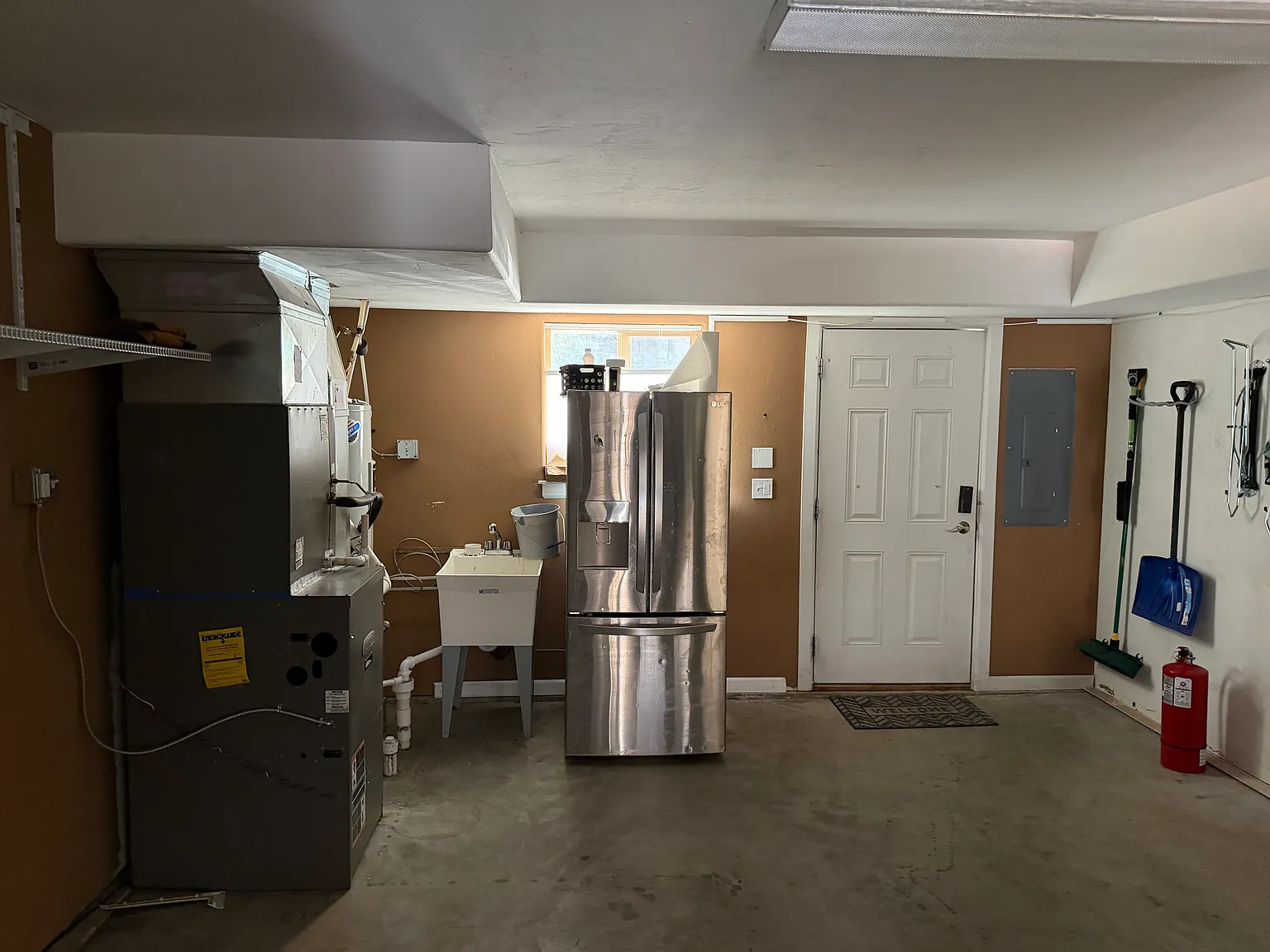 3 bed, 2.5 bath, 1779 sqft, $3,200 — Photo 2