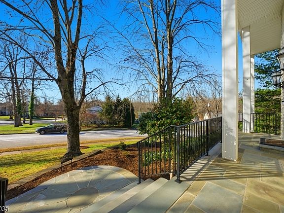 4th image of 119 Herrick Road
