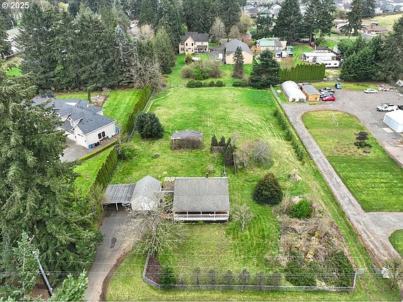 2nd image of 6911 NE 139th St