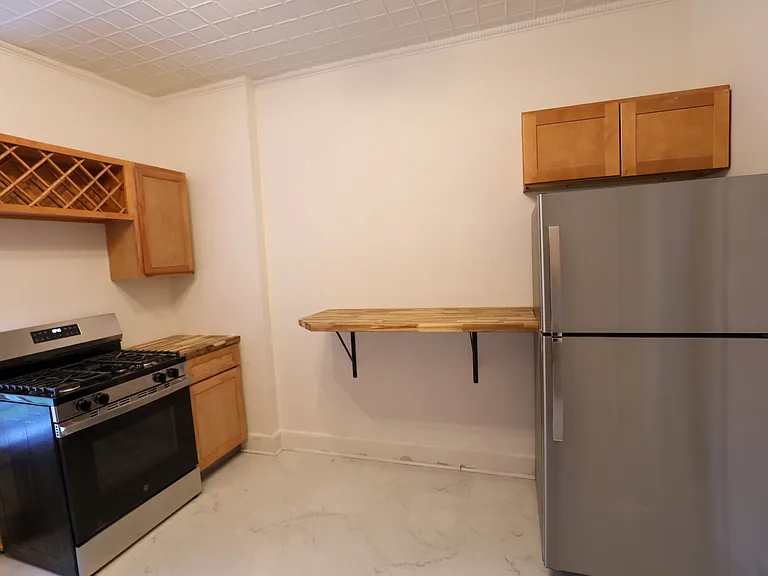 141 Saint James St #4A — Photo 14