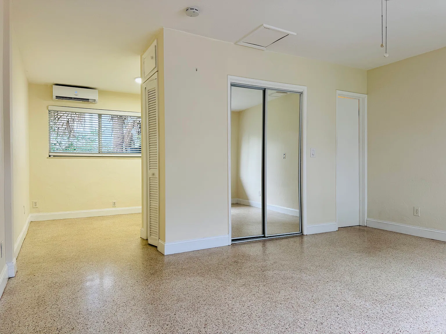 Studio, 430 sqft, $1,399 — Photo 1