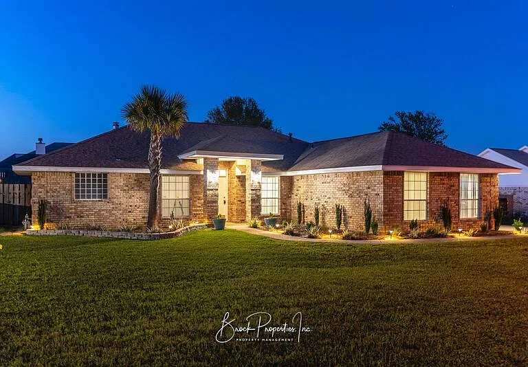 2996 Corsair Dr — Photo 45