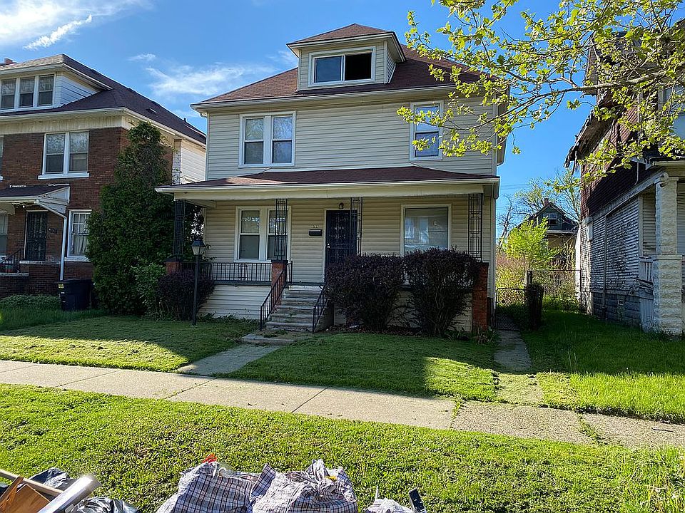 2nd image of 3032 Hogarth St