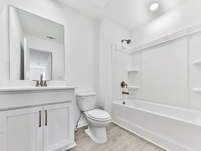611 Elwick Ln — Photo 33