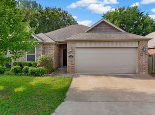 51 E Madrid St, Fayetteville, AR 72703