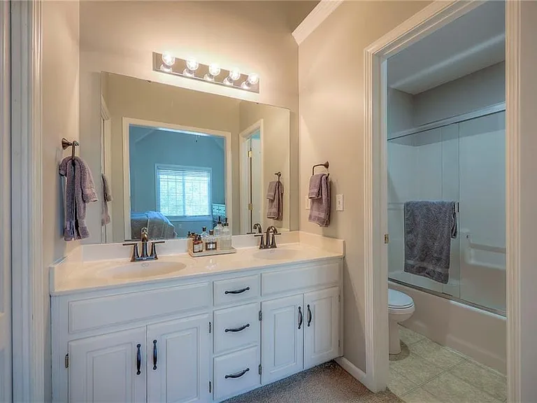 15619 S Brougham Dr — Photo 16