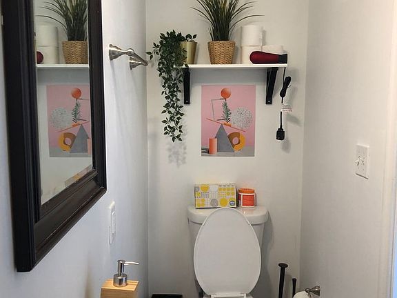 4th image of 408 N 41st St Room C2