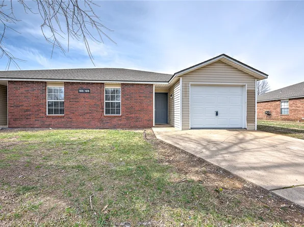 1575 N Boxley Ave, Fayetteville, AR 72704