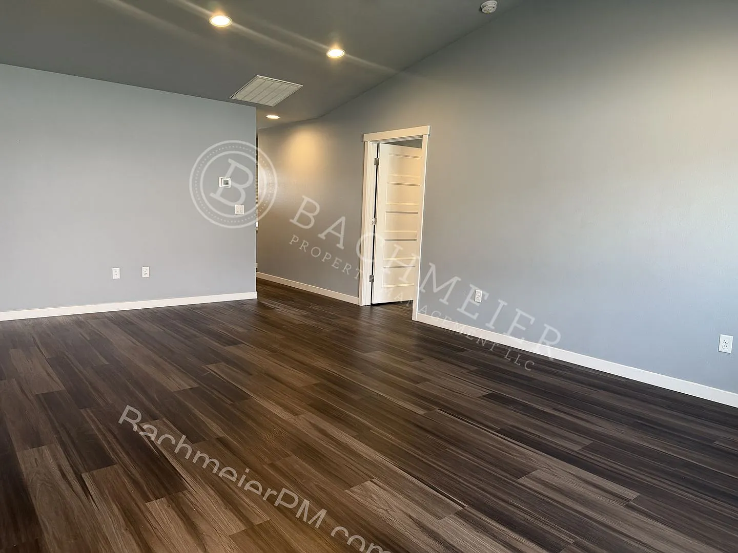 Beautiful Newer 3-Bedroom, 2-Bathroom Single-Family — Photo 3