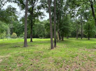 4842 Tall Pine Rd, Navasota, TX 77868
