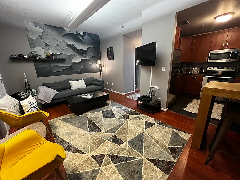 130 S 22nd St #3E — Photo 5