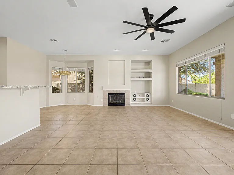 1292 W Longhorn Dr — Photo 10
