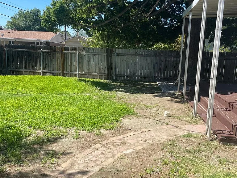 732 W Park St — Photo 16