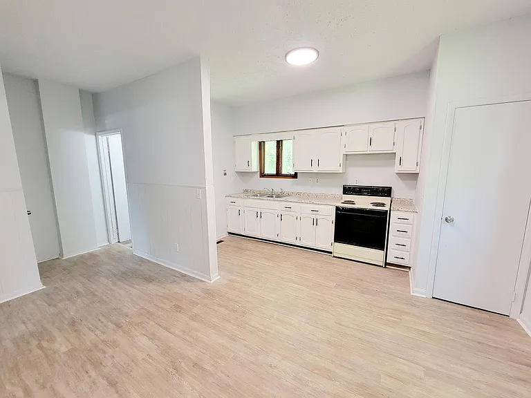 2905 Old Troy Pike #2905 — Photo 2