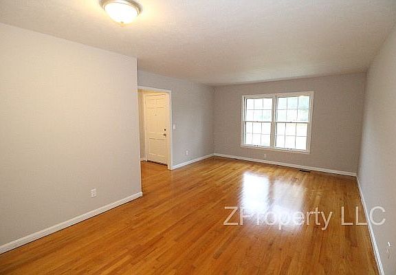 4th image of 5002 Parkwood Dr NW