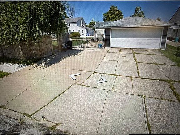 3rd image of 4697 Ridge Rd