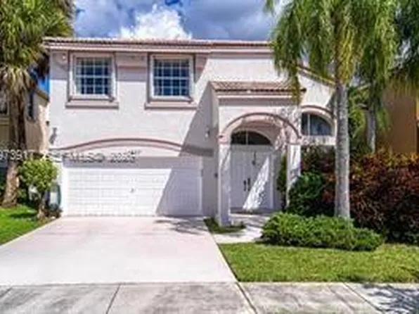 15857 NW 4th Ct, Pembroke Pines, FL 33028