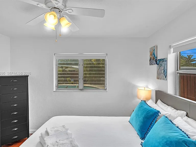 4633 SW 28th Ave — Photo 68