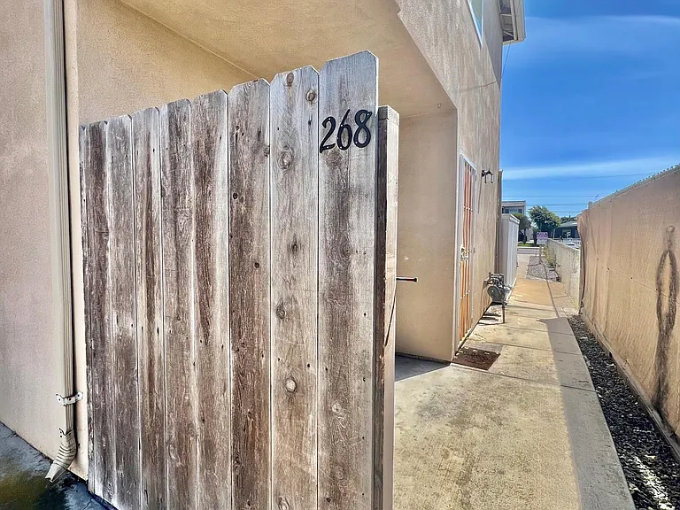 268 Ebony Ave — Photo 17