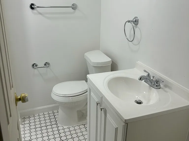 10030 Abington Ave — Photo 13