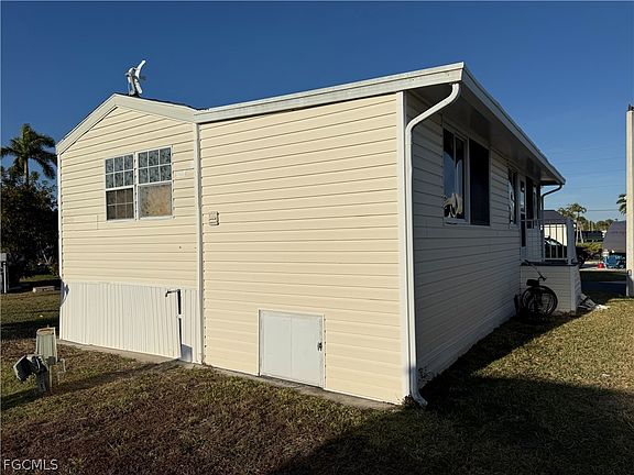 4th image of 19681 Summerlin Rd #584