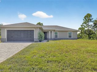 872 Carbon St E, Lehigh Acres, FL 33974