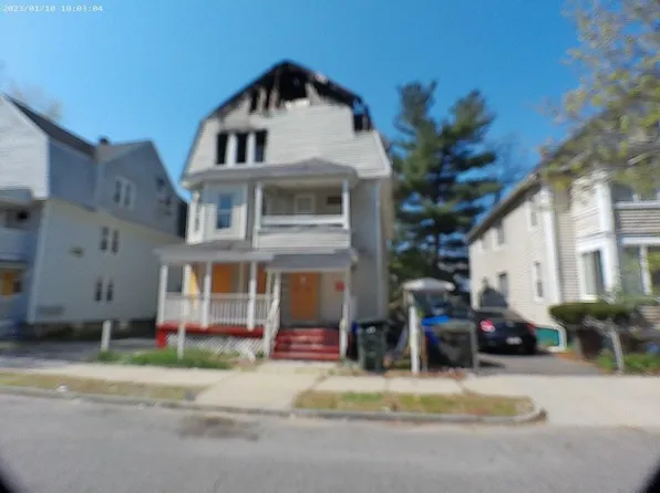 240 College St #242, Springfield, MA 01109