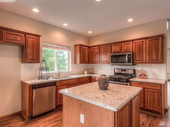 5th image of 11295 36th St NE